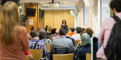 Accions de sensibilització dirigides a diferents col·lectius