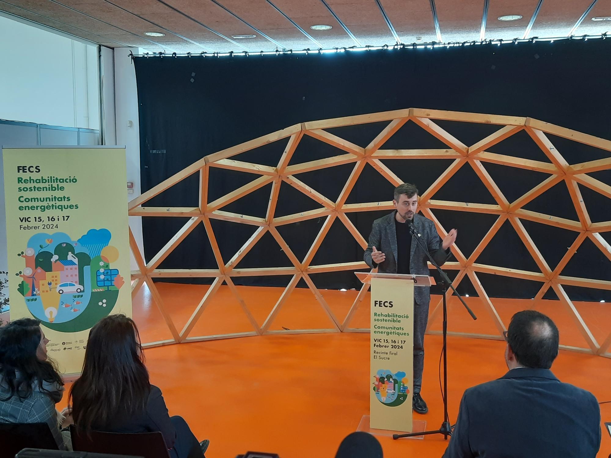 El diputat d'Acció Climàtica i Transició Energètica de la Diputació, Marc Serra, en la inaguració de la Fira El diputat d'Acció Climàtica i Transició Energètica de la Diputació, Marc Serra, en la inaguració de la Fira