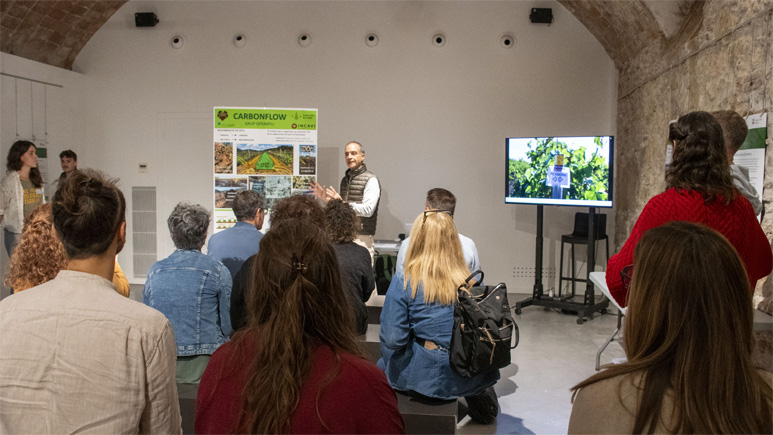Presentació d'una de les iniciatives per abordar el canvi climàtic a la Fira "Territori i Resiliència". Foto: Diputació de Barcelona La fira "Territori i resiliència" presenta 38 iniciatives per abordar el canvi climàtic