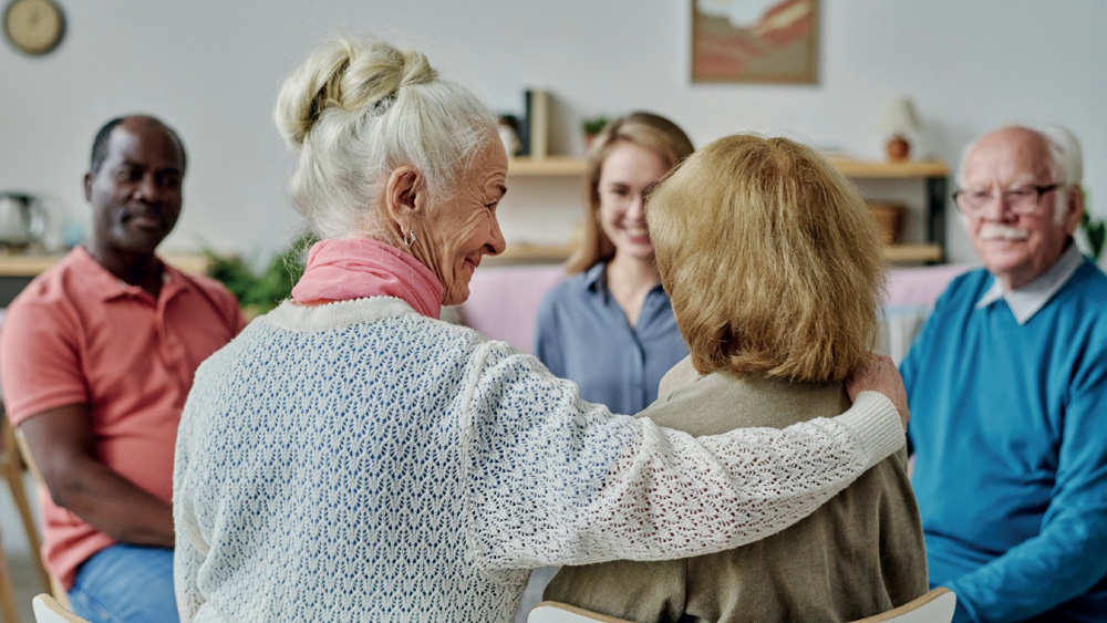 Les dones són el perfil majoritari entre les persones cuidadores. Foto: Shutterstock