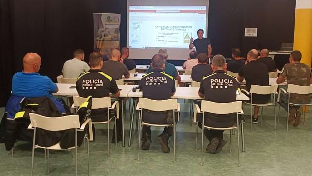 Membres pertanyents a cossos de policies locals de la província participen en les formacions específiques que els ofereix la Diputació de Barcelona en col·laboració amb l’Institut de Seguretat Pública de Catalunya (ISPC). Foto: Diputació de Barcelona
