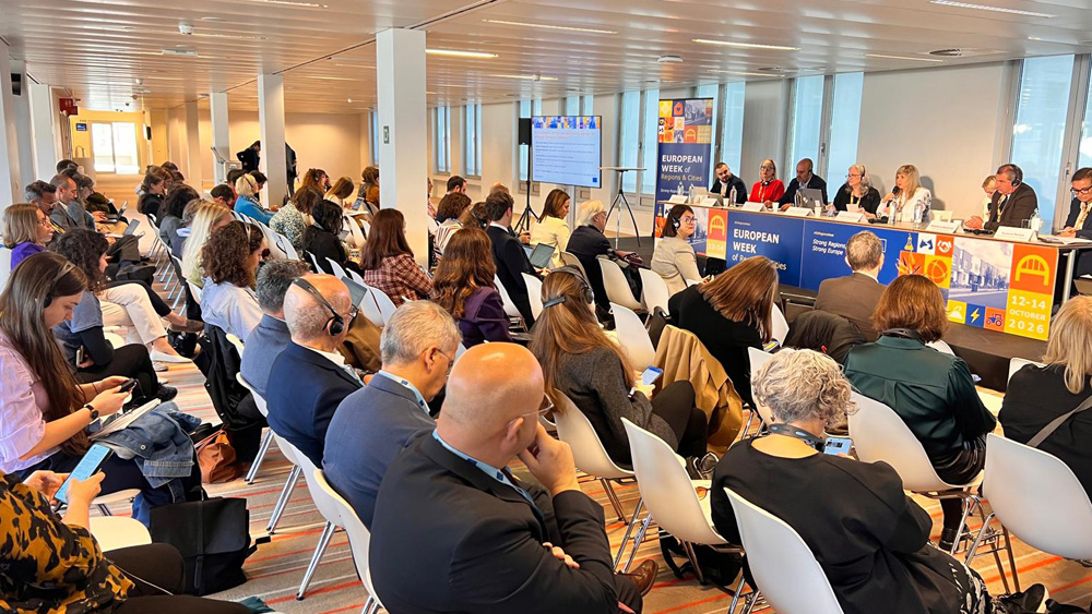 El diputat de Cicle de Vida i Comunitat, Javi Silva, (extrem esquerre de la taula), durant una sessió sobre edatisme a la Setmana Europea de les Regions i les Ciutats 2026 a Brussel·les. Foto: Diputació de Barcelona El diputat de Cicle de Vida i Comunitat, Javi Silva, (extrem esquerre de la taula), durant una sessió sobre edatisme a la Setmana Europea de les Regions i les Ciutats 2026 a Brussel·les. Foto: Diputació de Barcelona