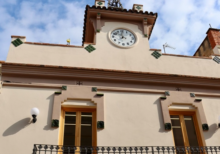 Façana de l'Arxiu Municipal dels Hostalets de Pierola
