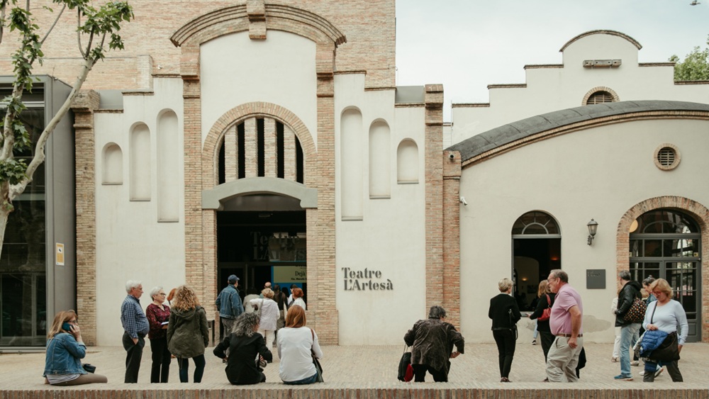 Façana de L'Artesà del Prat de Llobregat