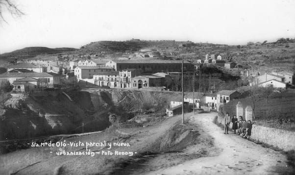 imatge Vista parcial de la fàbrica HEMALOSA i la nova urbanització per als treballadors, dècada de 1930. Autor: Renom. Santa Maria d'Oló. Arxiu Municipal de Santa Maria d'Oló.