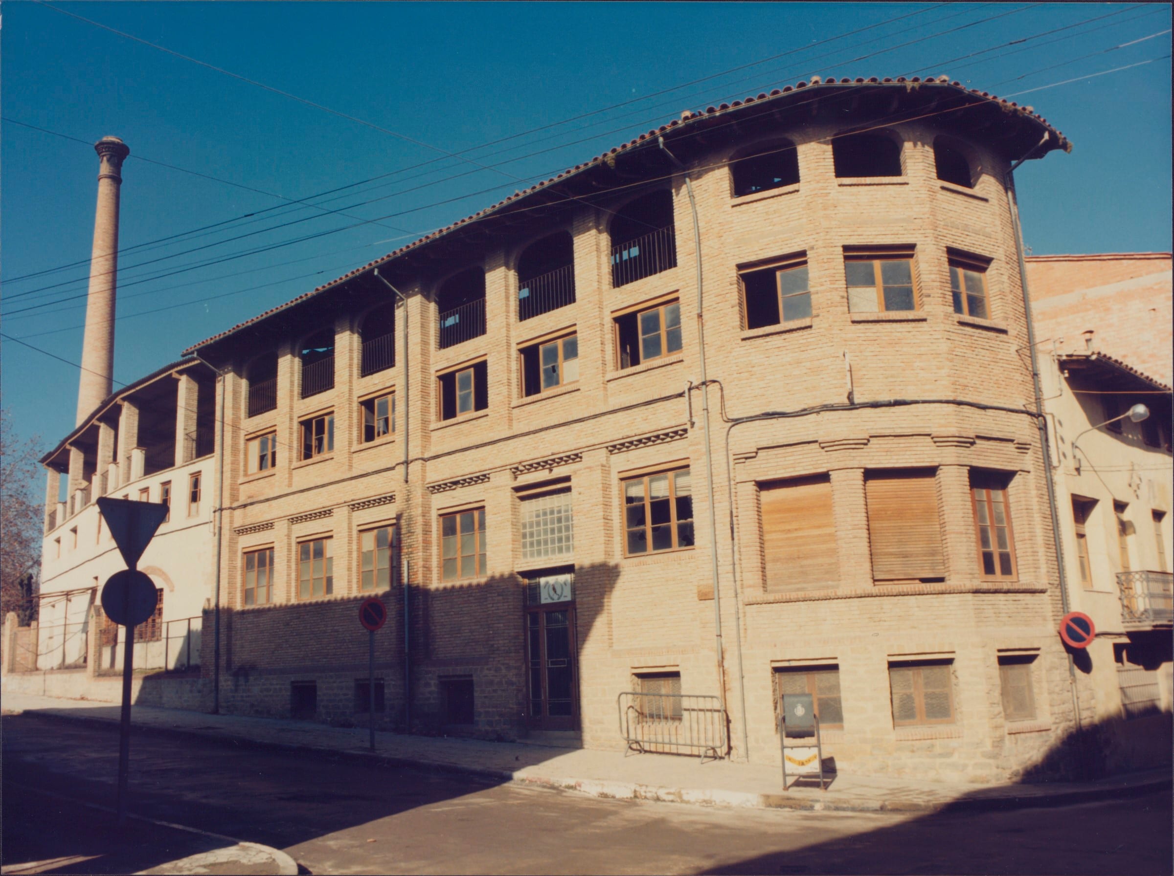 imatge Enderroc de la fàbrica de Cadires Codina, 1991, Tona. Arxiu Municipal de Tona.