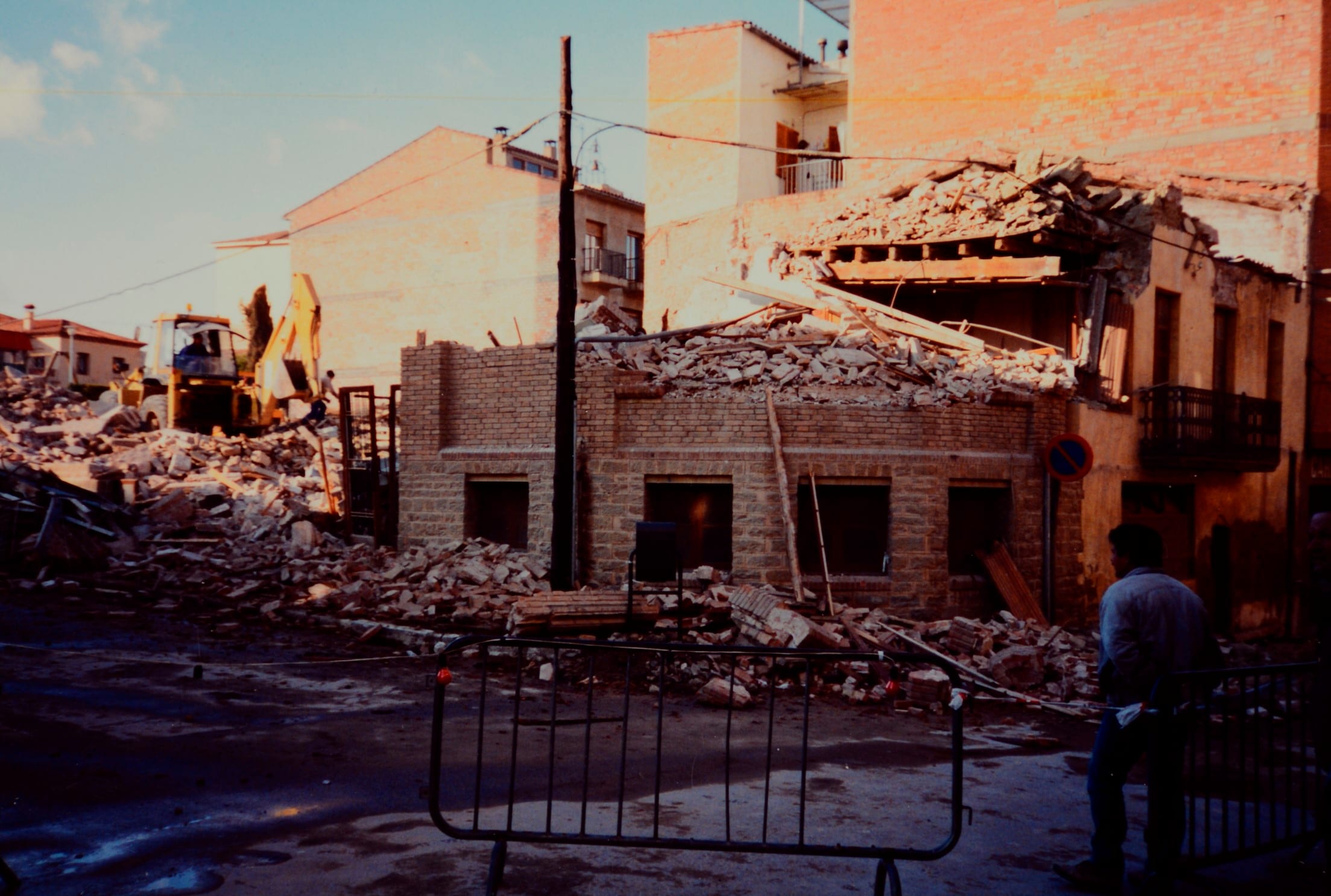 imatge Enderroc de la fàbrica de Cadires Codina, 1991, Tona. Arxiu Municipal de Tona.