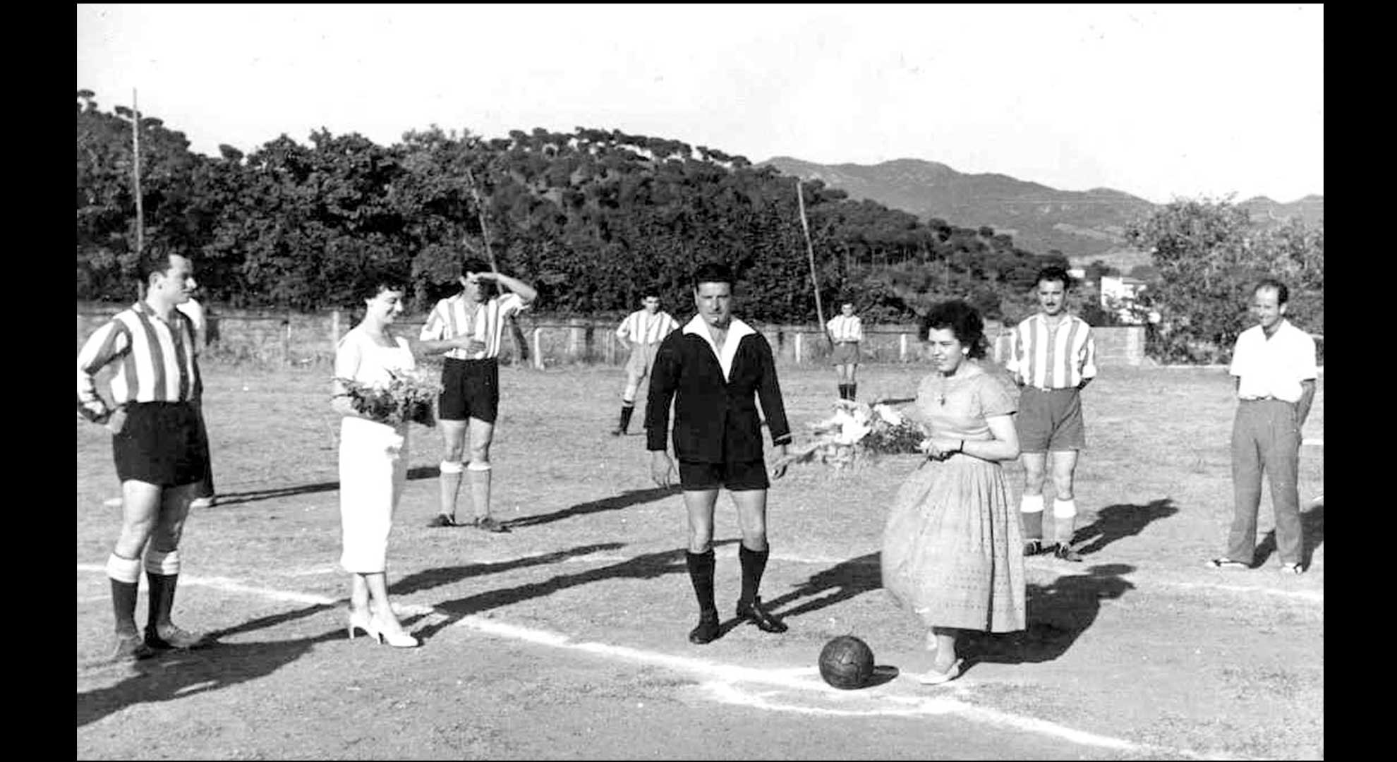 imatge Servei d'honor del partit de Festa Major, c. 1950-1960, Montmeló. Autor: desconegut. Arxiu Municipal de Montmeló.