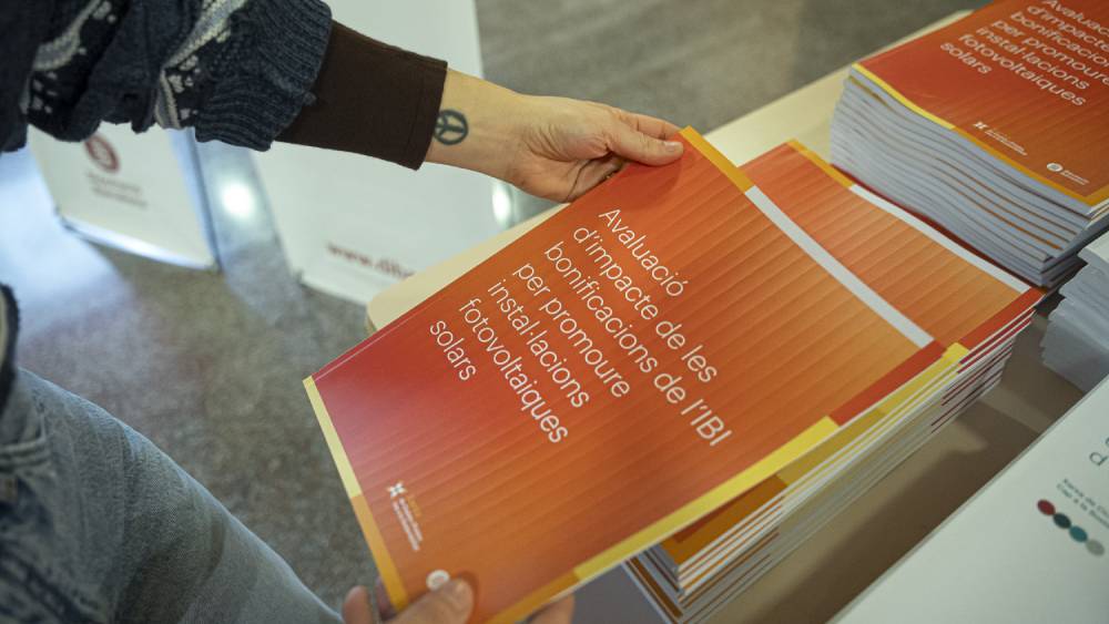 Exemplars de la publicació a l'Assemblea de la Xarxa