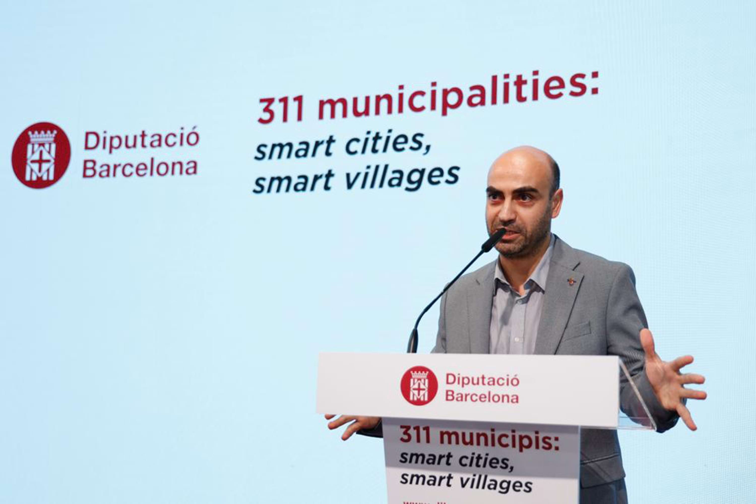 El diputat Marc Verdaguer, durant la recepció amb els alcaldes i regidors de la província a l'estand que la Diputació té a l'Smart City Expo. Foto: Pau Fabregat / Diputació de Barcelona El diputat Marc Verdaguer, durant la recepció amb els alcaldes i regidors de la província a l'estand que la Diputació té a l'Smart City Expo. Foto: Pau Fabregat / Diputació de Barcelona