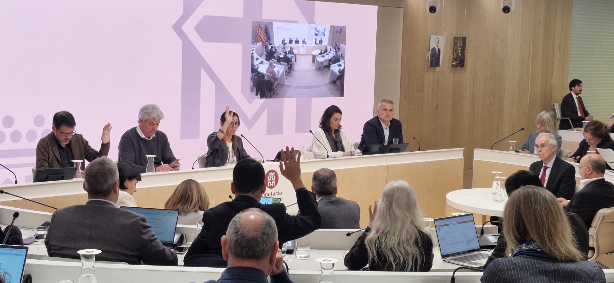 Moment de l'aprovació de l'adhesió a la Declaració de Glasgow. Foto: Diputació de Barcelona Moment de l'aprovació de l'adhesió a la Declaració de Glasgow. Foto: Diputació de Barcelona