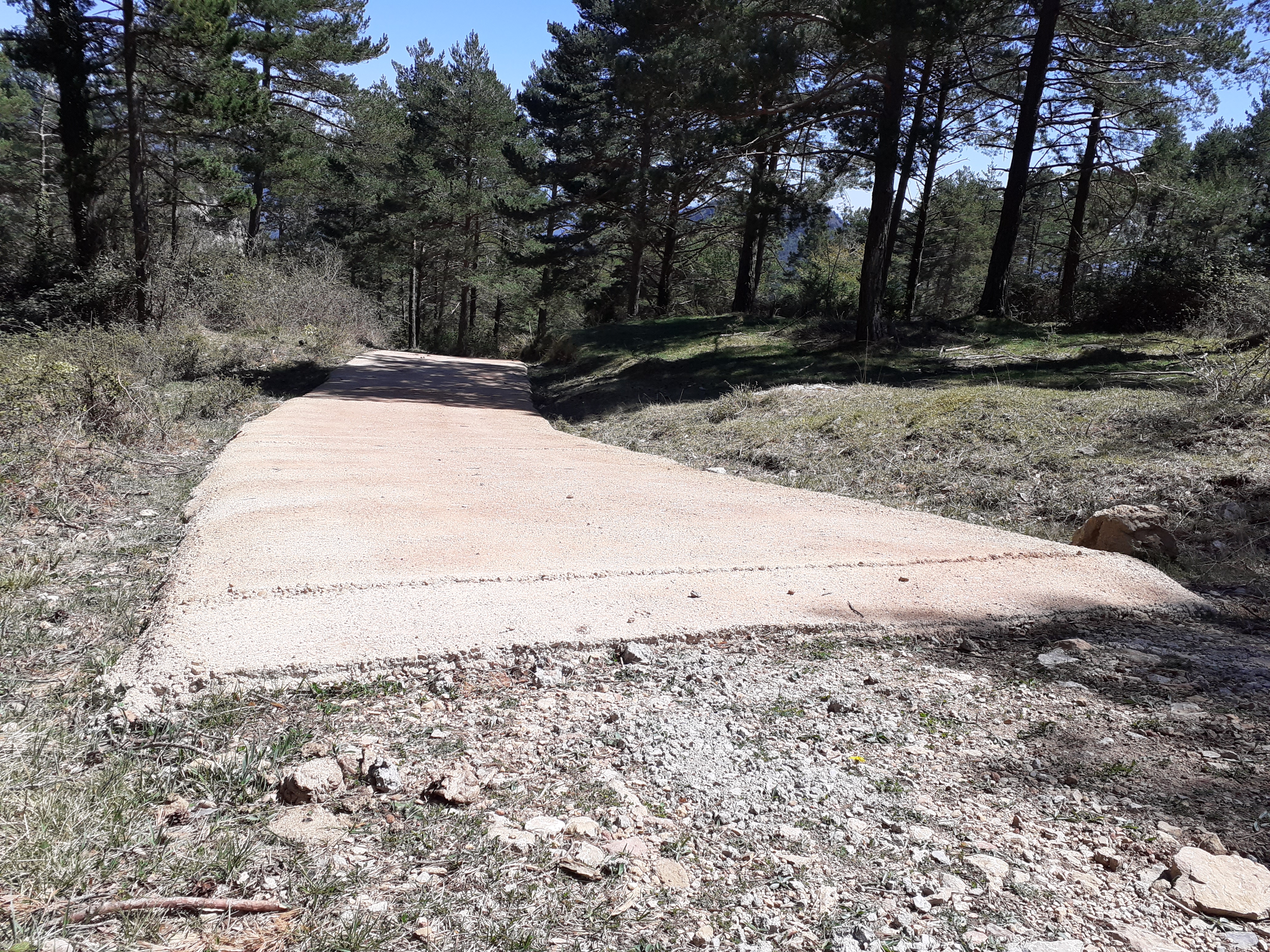 Consolidació d'un camí forestal a Cercs. Foto: Albert Tehas / Diputació de Barcelona Consolidació d'un camí forestal a Cercs. Foto: Albert Tehas / Diputació de Barcelona