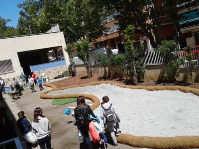 Fotos transformació pati Col·legi Maria Auxiliadora. © elglobusvermell