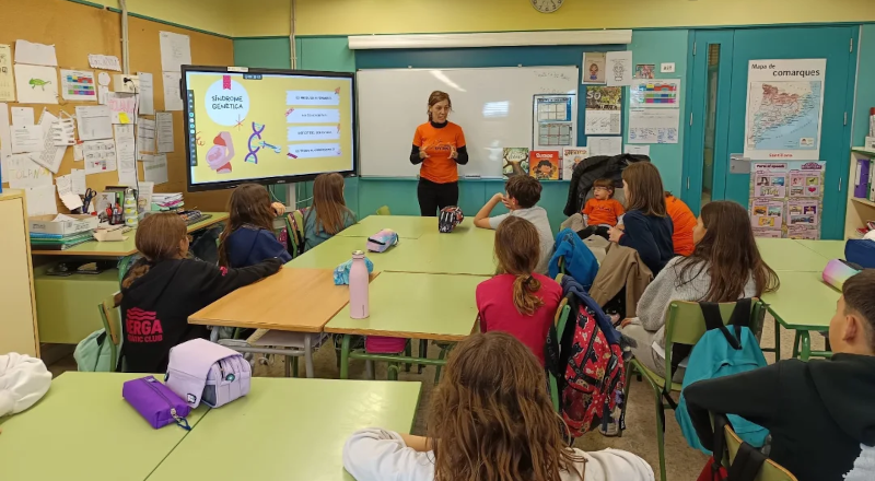 Alumnat de la cooperativa de l'Escola Lluçanès Posar cara a la solidaritat