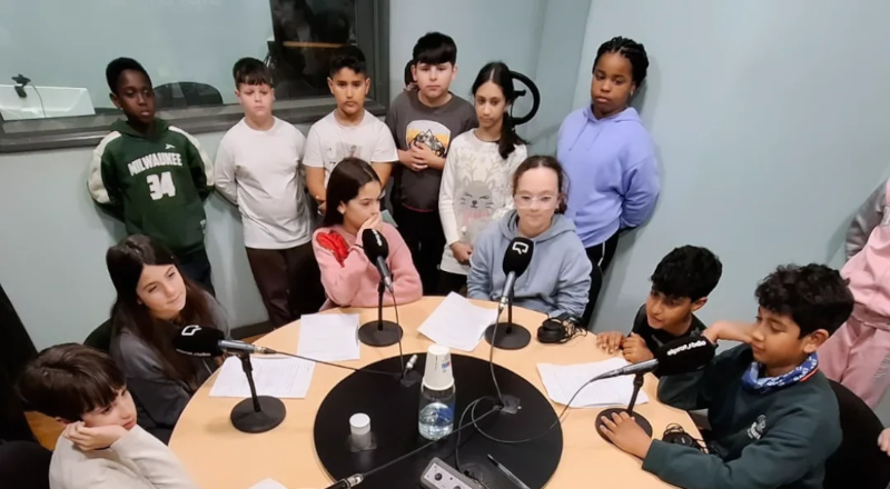Escola Joan Maragall a El Prat Ràdio Micròfons oberts a la ràdio local