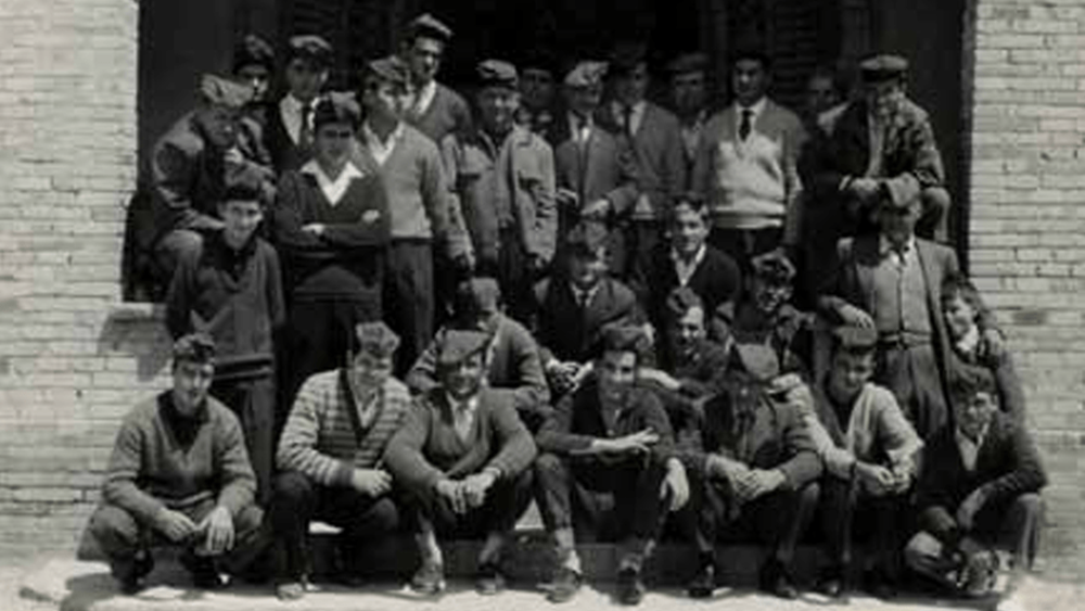 Caramelles. Font: Querol Rovira, Carles. "Viure i conviure a Puigdàlber: Els atractius del municipi més petit de Catalunya" Caramelles. Font: Querol Rovira, Carles. "Viure i conviure a Puigdàlber: Els atractius del municipi més petit de Catalunya"