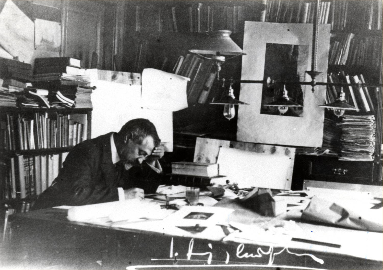 Josep Puig i Cadafalch, c. 1920. AGDB. Fons: Diputació de Barcelona. Autoria desconeguda