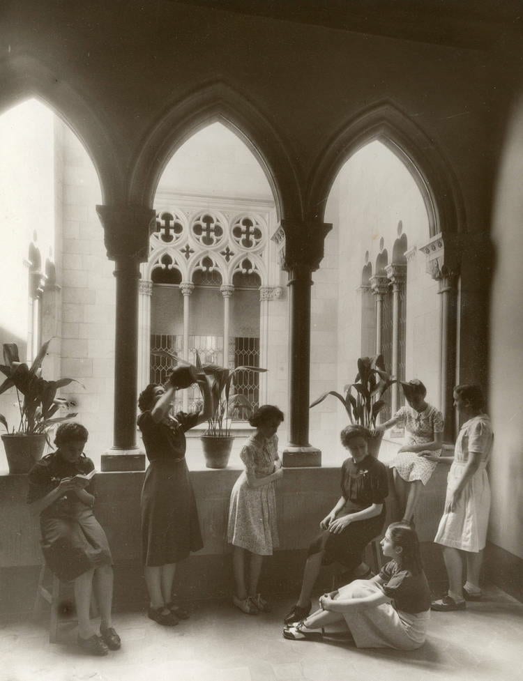 Escola Professional per a la Dona, 1941. Autoria: Arxiu Mas. Fons: Escola de la Dona. (CAT AGDB Maternitat-Cambra C-3)