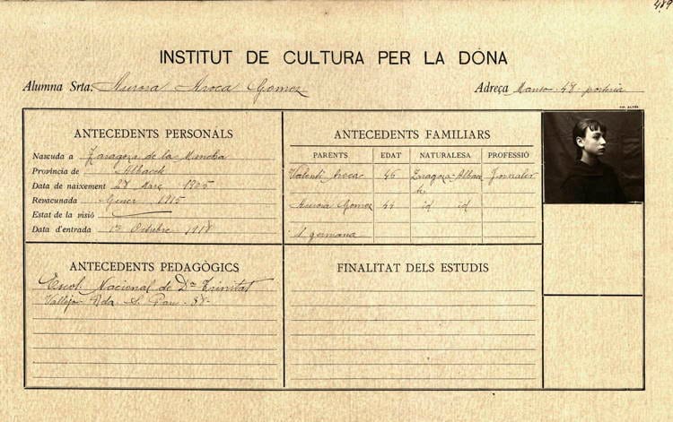 Fitxa de l’alumna Mireia Aroca Gómez a l’Institut de Cultura per la Dona, 1918. Fons: Institut de Cultura i Biblioteca Popular de la Dona. (CAT AGDB 20)
